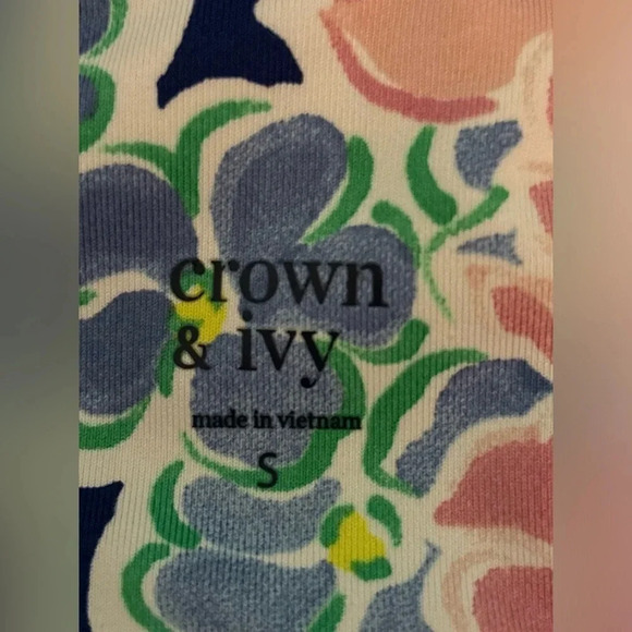 Crown & Ivy Womens 7/8 Leggings Size Small Inside Front Pocket Floral Pink Blue - Picture 4 of 5